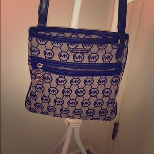 Michael Kors Classic crossbody messenger
